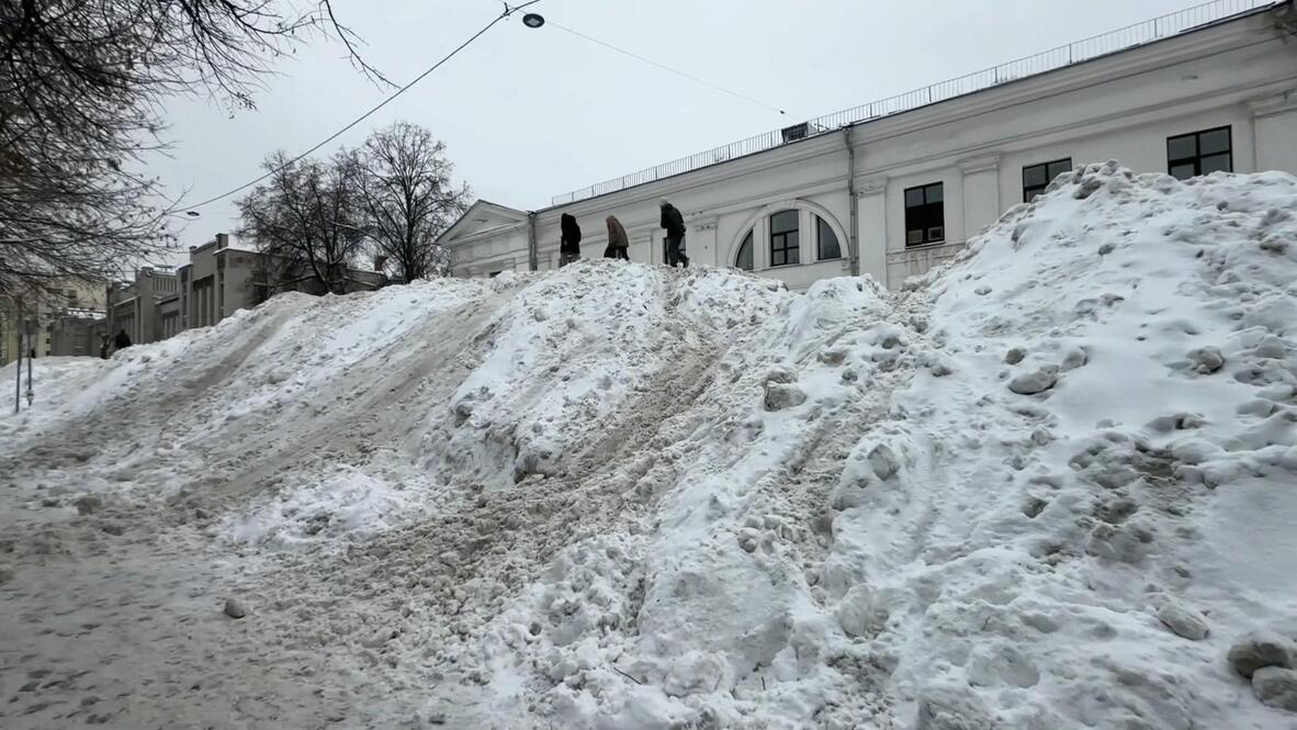 Mystery mountain! - Moscow students enjoy snow tunnels following huge ...