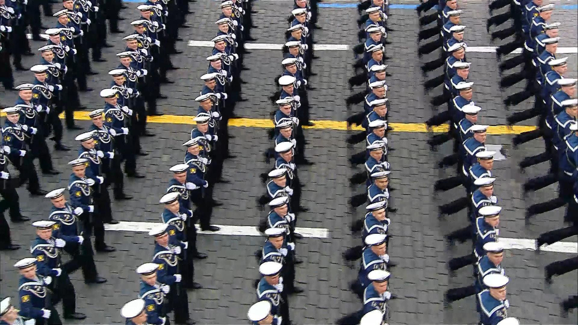Marching with pride! - Soldiers make their way across Moscow’s Red ...