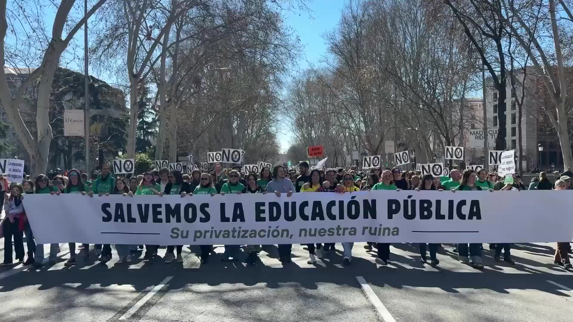 إضراب مفتوح للمعلمين في مدريد للمطالبة بتحسين التعليم